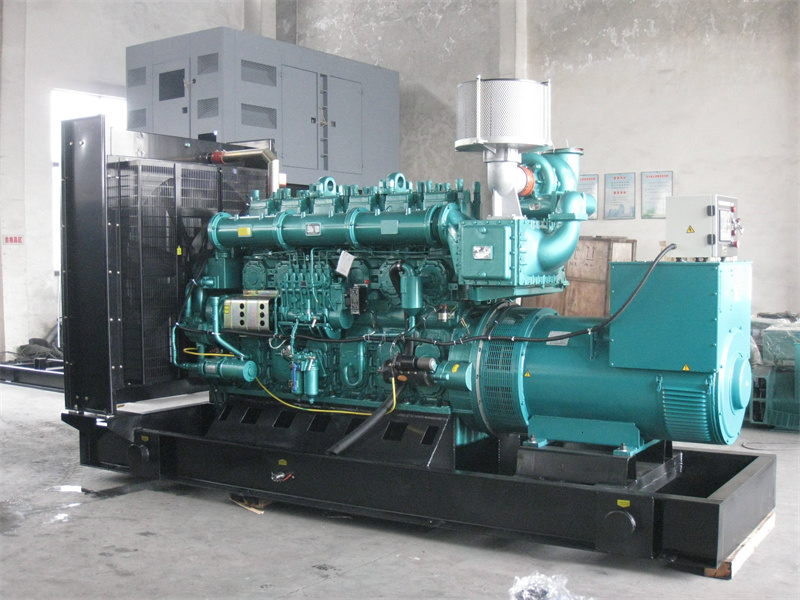 营山200KW 柴油发电机的油耗是多少？