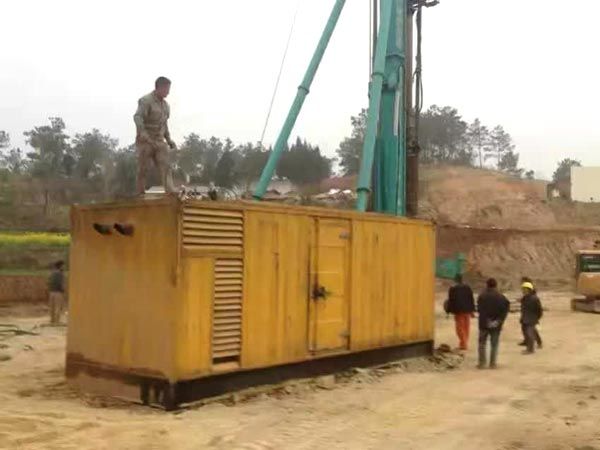 营山如何判断水冷式机油散热器密封件是否需要更换？